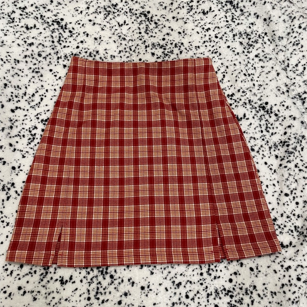 BRANDY MELVILLE CARA SKIRT IN RED PLAID